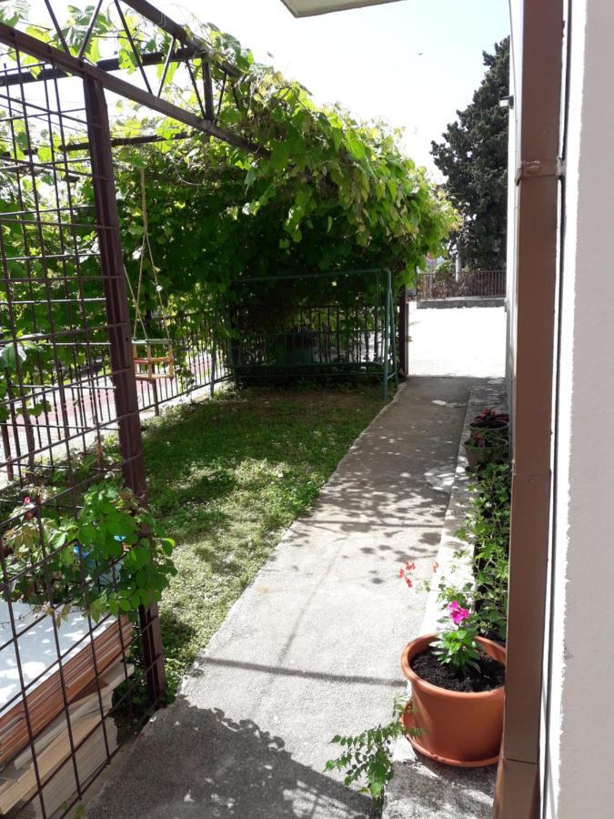 Appartamento Pauli Kaštela Esterno foto
